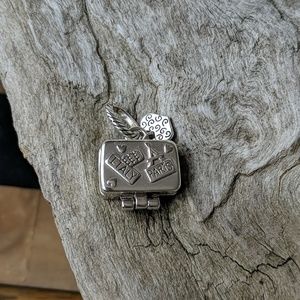 Brighton suitcase charm